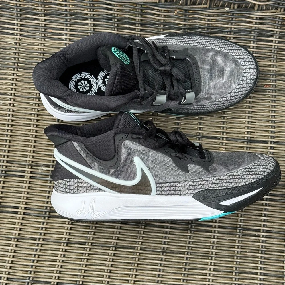 NIB NIKE Kyrie 8 GO Orca black menta GS 7Y basketball shoes athletic NEW